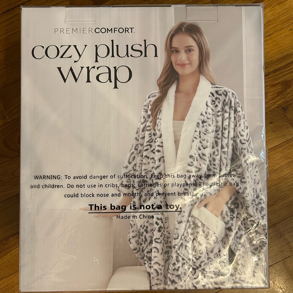 NIB Premier Comfort Cozy Plush Animal Print Wrap Snow Leopard One Size NEW